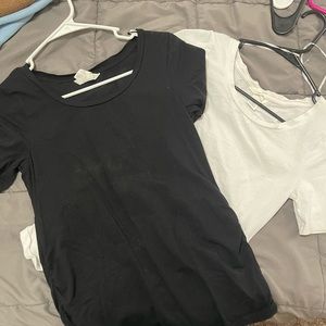 Maternity t-shirts size small
